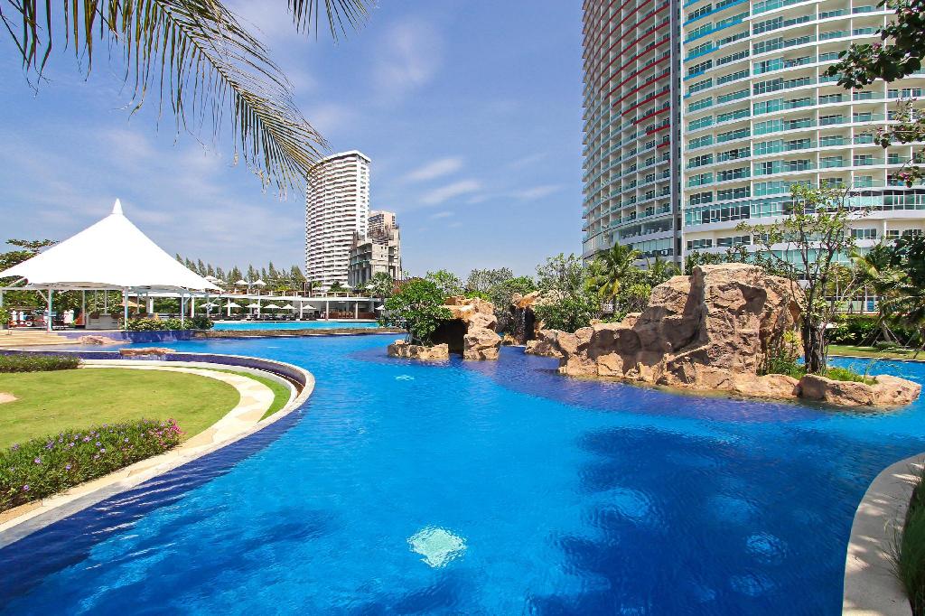 ไวต์ แซนด์ บีช เรสซิเดนซ์ พัทยา (White Sand Beach Residences Pattaya)