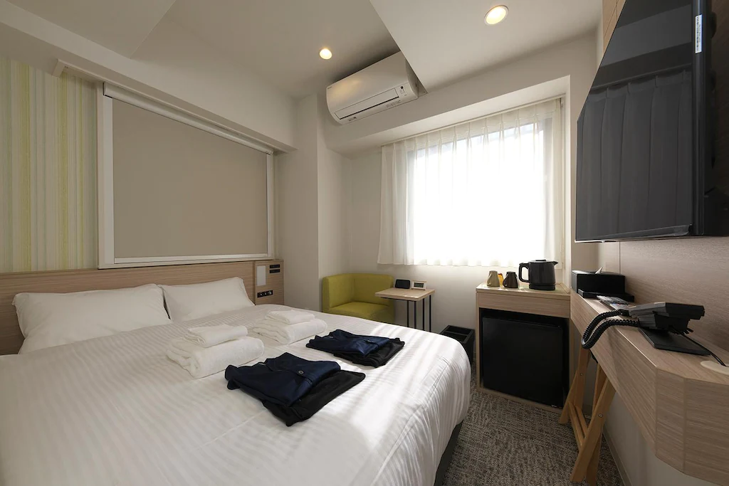 โรงแรมนัมบะ 2โชเมะ
(Fourz Hotel Kintetsu Osaka-Namba)