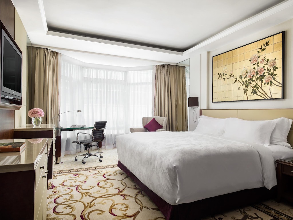 โรงแรมเดอะแลงแฮมฮ่องกง
(The Langham Hong Kong Hotel)