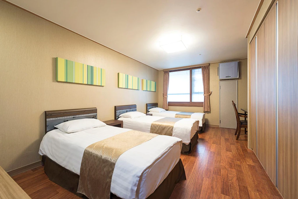 เวสเทิร์น โค - ออป โฮเต็ล แอนด์ เรสซิเดนซ์ ทงแดมุน
(Western Co-op Hotel & Residence Dongdaemun)