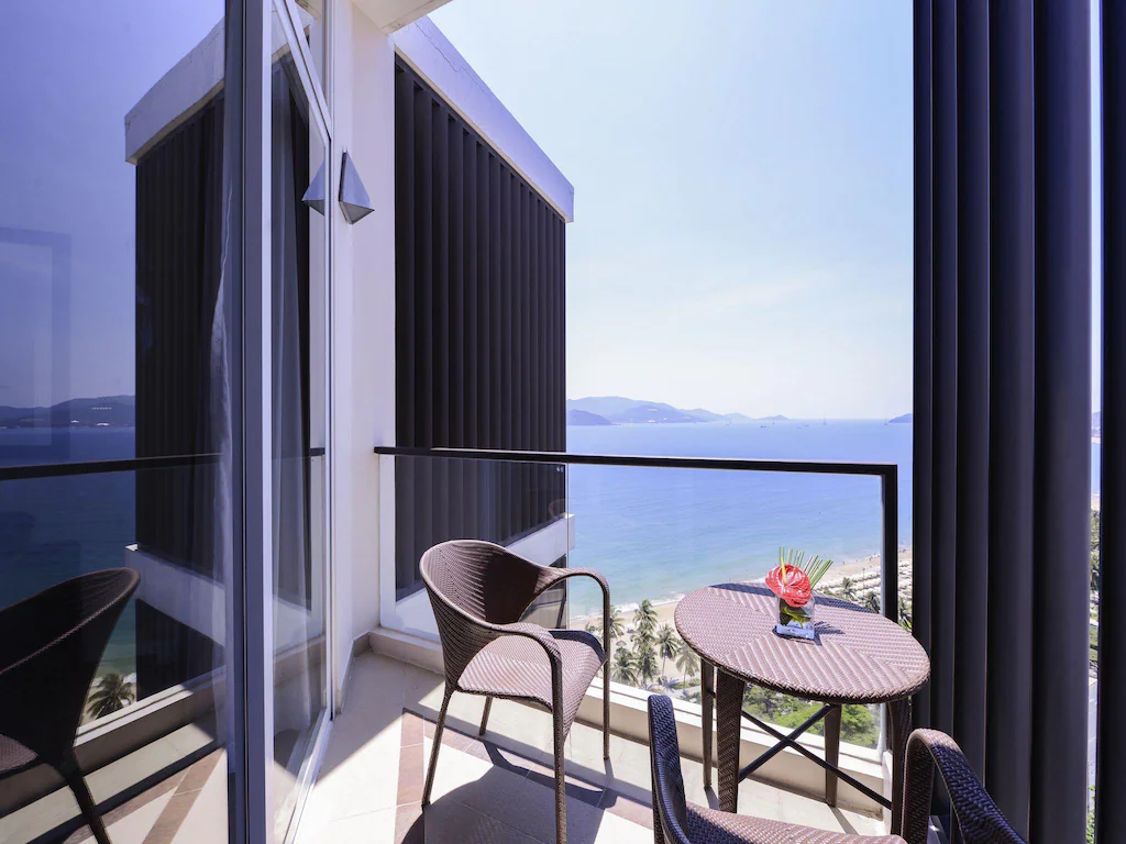 โรงแรมโนโวเทลญาจาง
(Novotel Nha Trang Hotel)