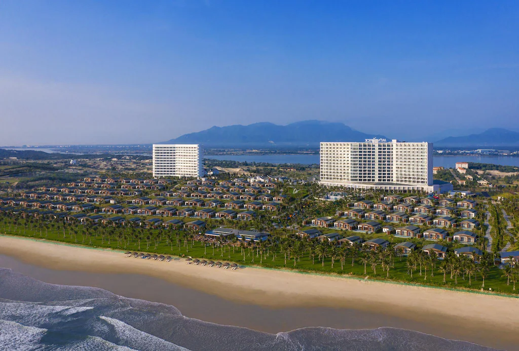 เมอเวนพิค รีสอร์ต คัมราญ
(Movenpick Resort Cam Ranh)