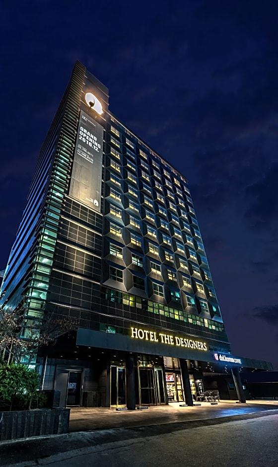 โรงแรม เดอะ ดีไซน์เนอร์ ยออิโด
(Hotel The Designers Yeouido)