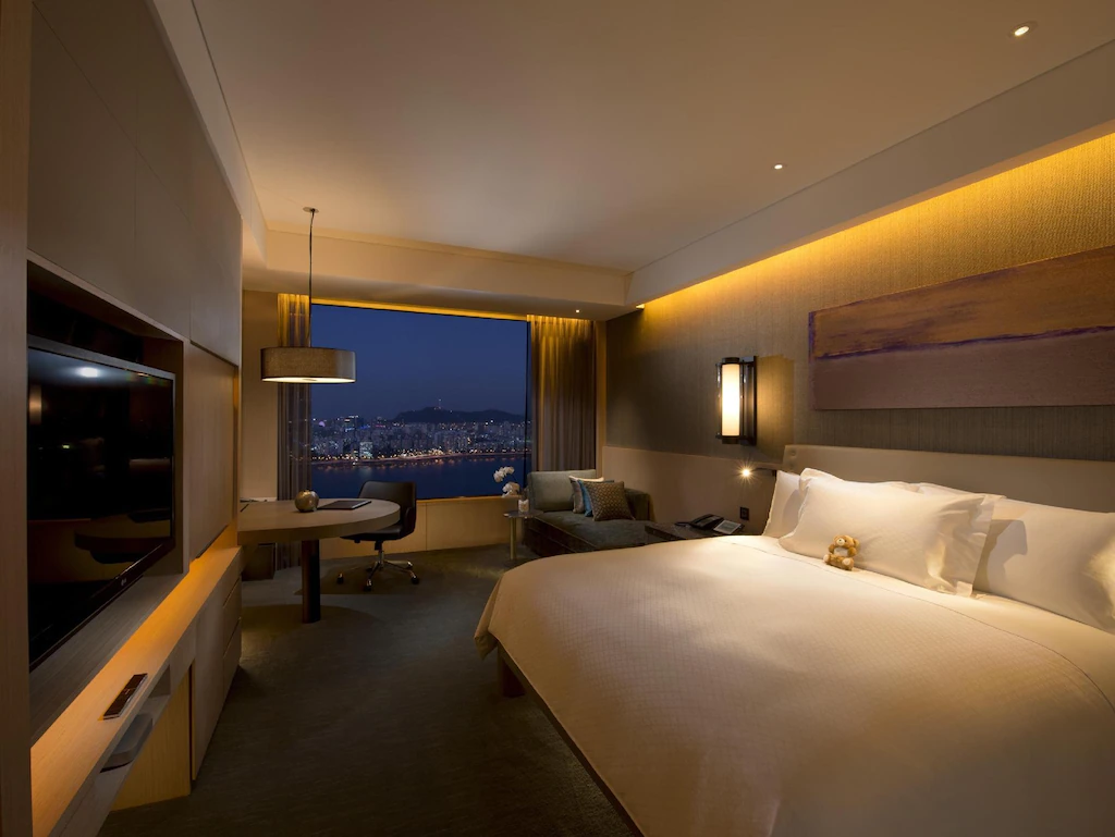 คอนราด โซล
(Conrad Seoul)