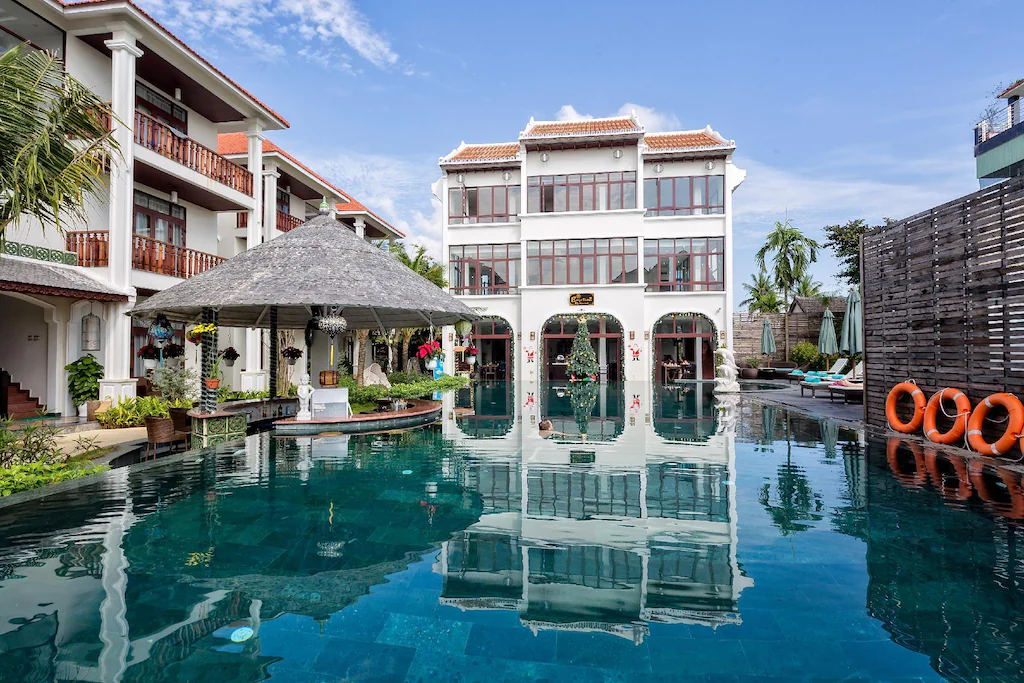 ฮอยอัน อีโมชั่น บูทิก วิลลา แอนด์ โฮเต็ล
(Hoi An Emotion Boutique Villa And Hotel)