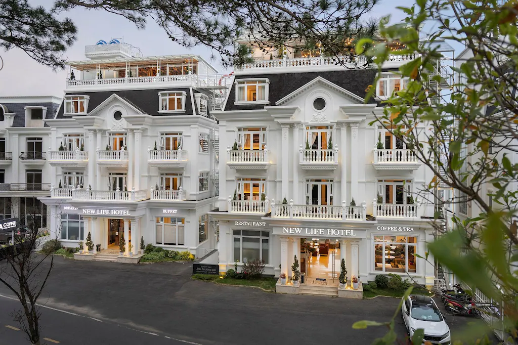 โรงแรมนิวไลฟ์ ดาลัด
(New Life Hotel Dalat)