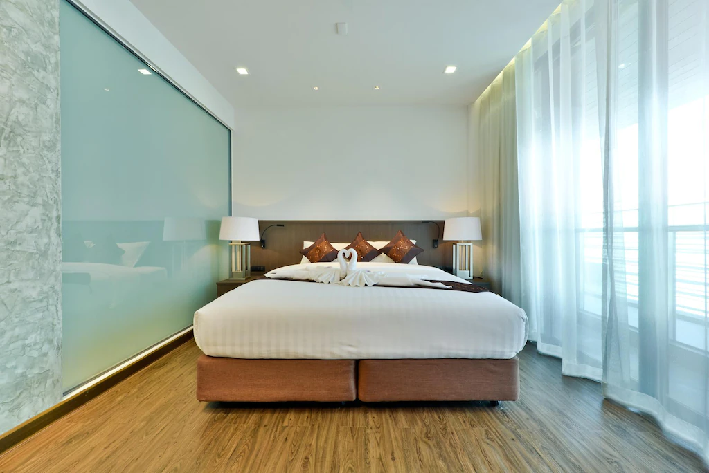 ซีวิค ฮอไรซอน โฮเทล แอนด์ เรสซิเด้นซ์
(Civic Horizon Hotel & Residence)