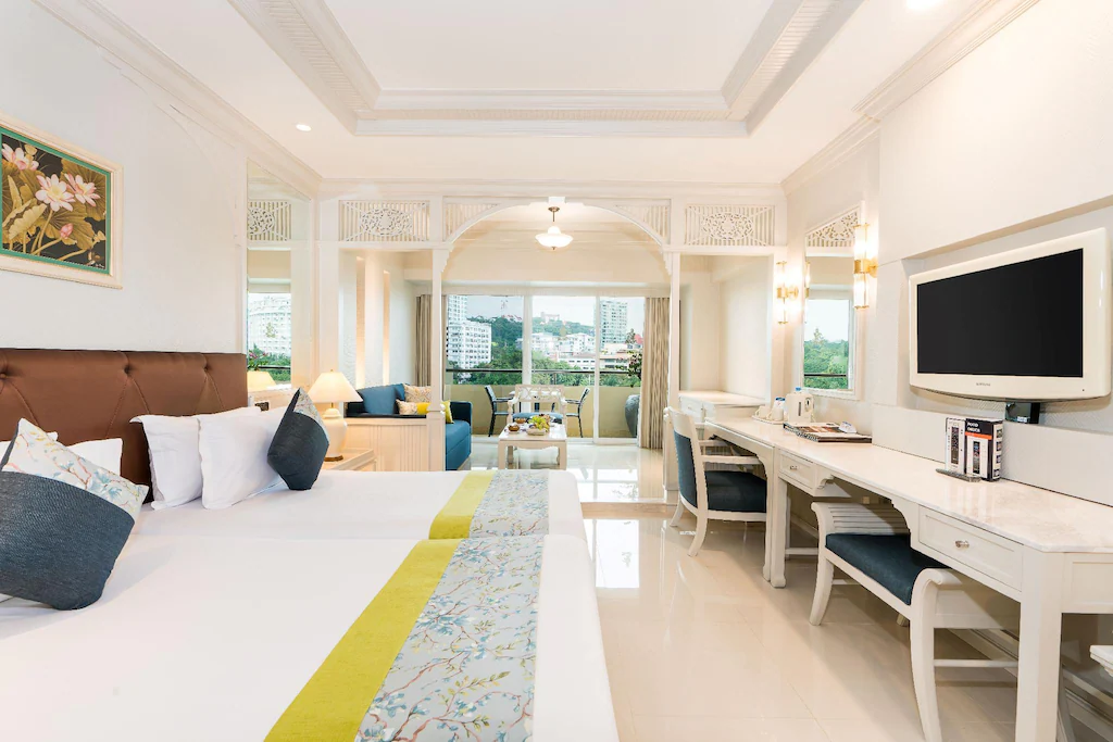 รอยัล คลิฟ บีช โฮเทล(Royal Cliff Beach Hotel)