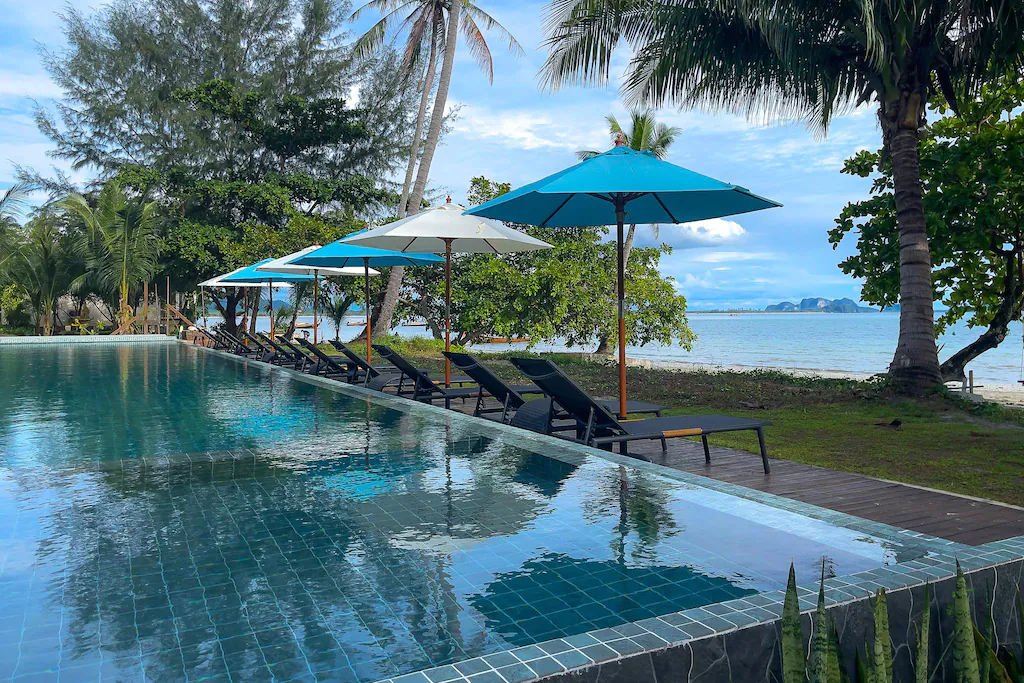 ปาวาปี บีช รีสอร์ต เกาะมุก
(Pawapi Beach Resort Koh Mook)