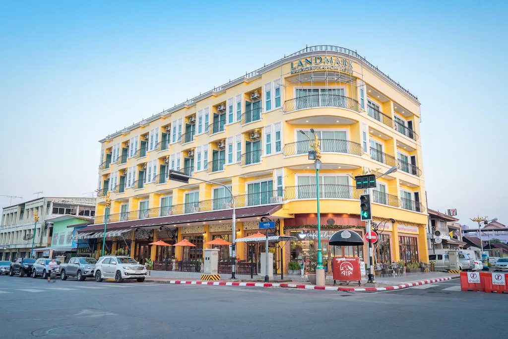 โรงแรมแลนด์มาร์ค นครพนม
(LANDMARK NAKHONPHANOM HOTEL)