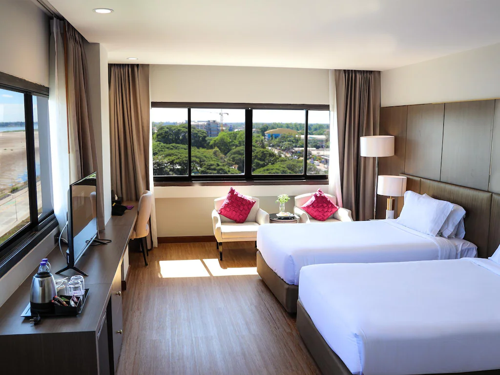 โรงแรมฟอร์จูน ริเวอร์วิว นครพนม
(Fortune River View Hotel Nakhon Phanom)