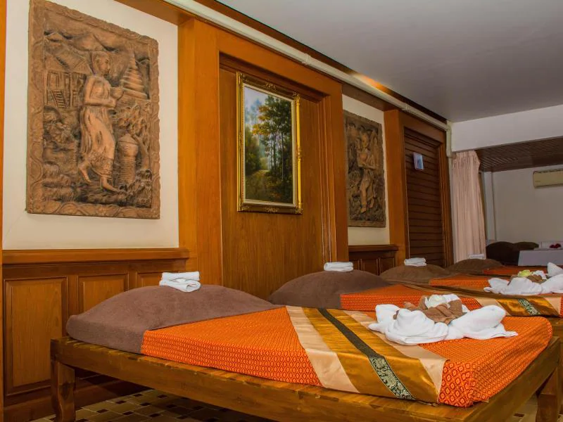 โรงแรมภูมิไทย การ์เดน
(PhoomThai Garden Hotel)
