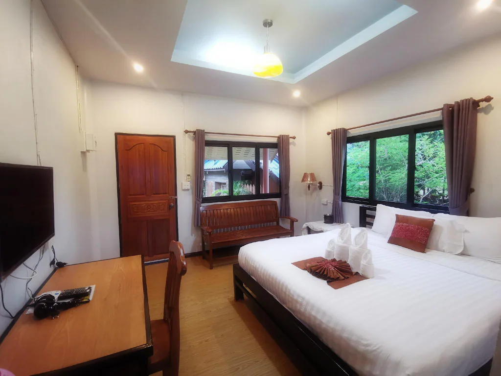 บ้านภูม่อนตะแลงรีสอร์ต
 (Banphumontalang Resort)