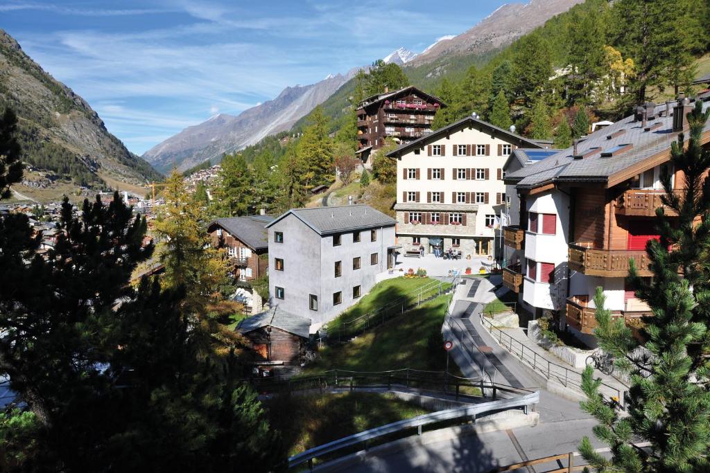 เซอร์แมท ยูธ โฮสเทล
(Zermatt Youth Hostel)