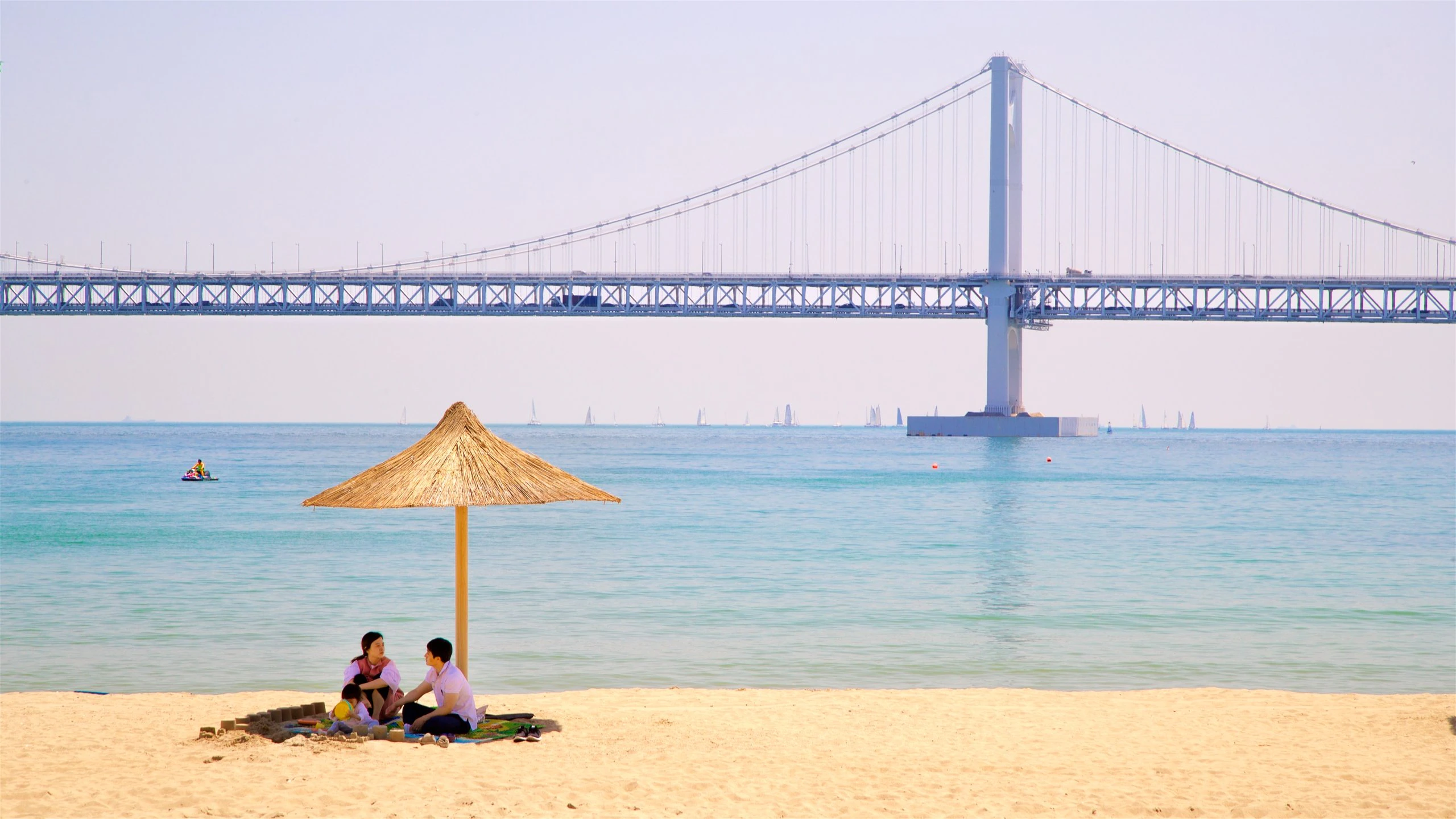  ชายหาดควางอันลี
(Gwangalli Beach, Busan)