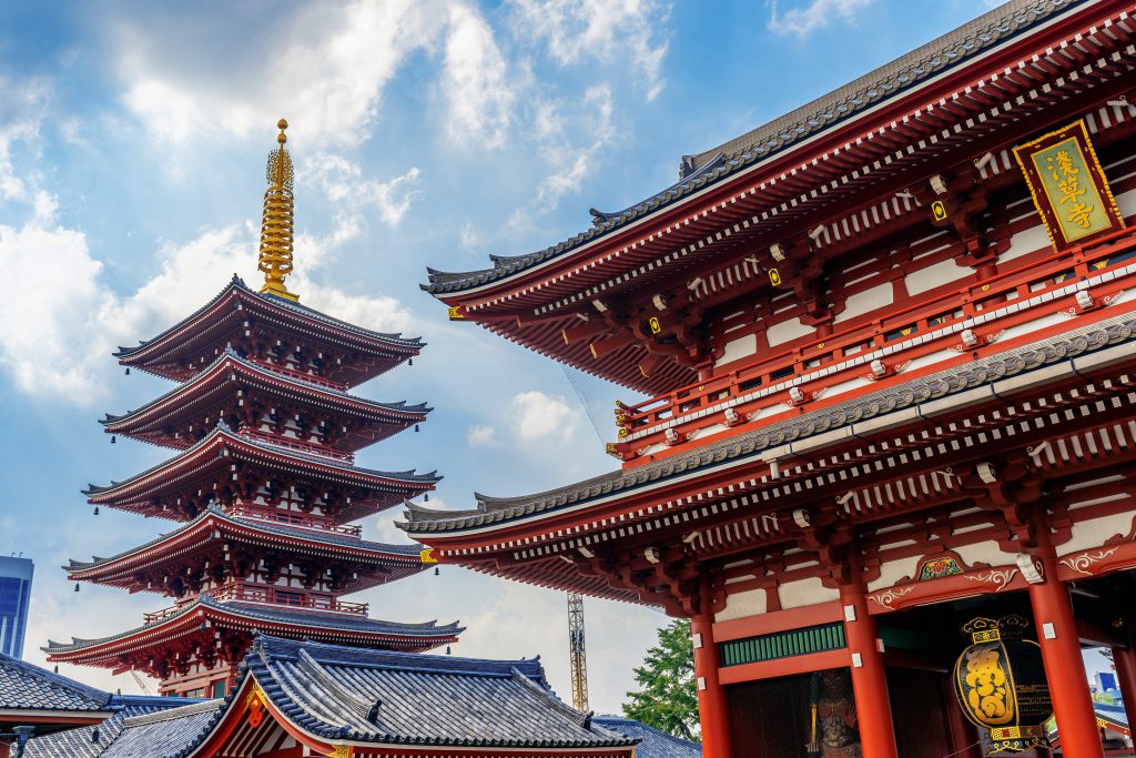 วัดอาซากุสะ
(Asakusa Kannon Temple) 